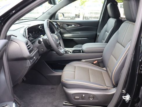 New 2026 Chevrolet Traverse High Country w/ LPO, Floor Liner Package AWD/4WD image 5