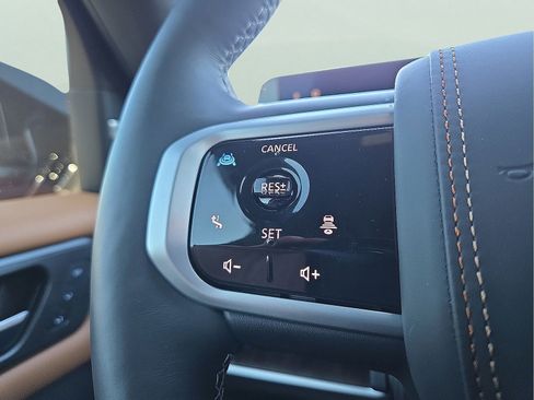 Used 2025 Nissan Armada Platinum Reserve image 18