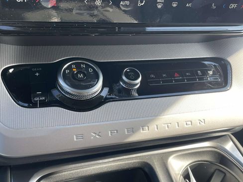 New 2026 Ford Expedition Active image 19