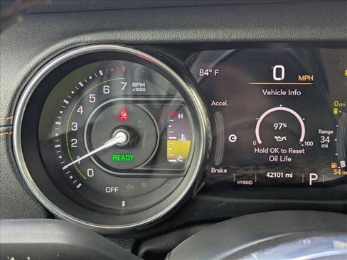 Used 2022 Jeep Wrangler Unlimited Sahara AWD/4WD image 11