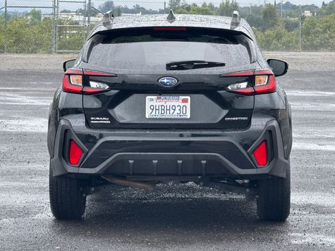 Used 2024 Subaru Crosstrek 2.0i Premium w/ Crosstrek Mirror Package AWD/4WD image 4