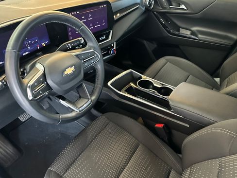 Used 2025 Chevrolet Equinox LT AWD/4WD image 10