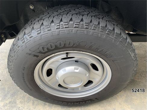 Used 2018 Ford F250 XL w/ Power Equipment Group RWD image 18