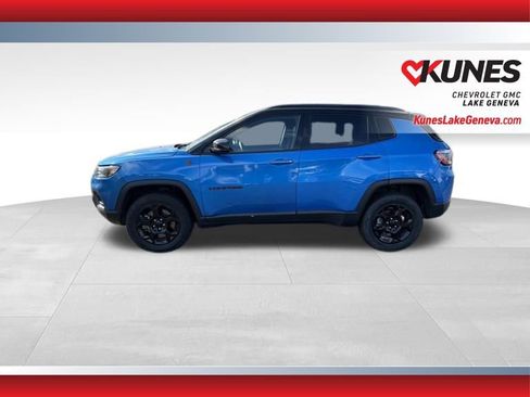 Used 2023 Jeep Compass Trailhawk image 11