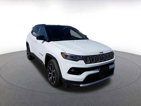 Used 2025 Jeep Compass Limited image 3