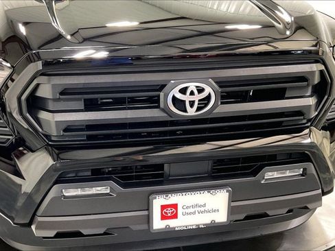 Certified 2025 Toyota Tacoma SR5 AWD/4WD image 31