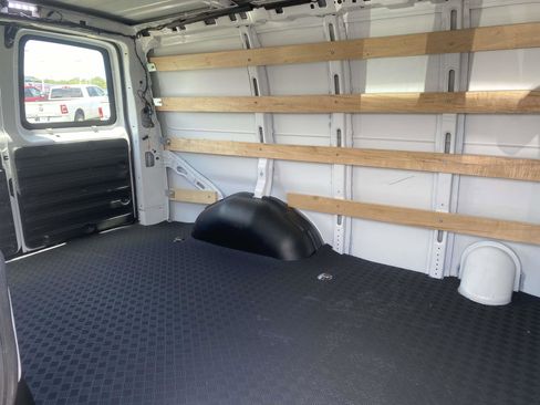 Used 2024 Chevrolet Express 2500 w/ Driver Convenience Package RWD image 7