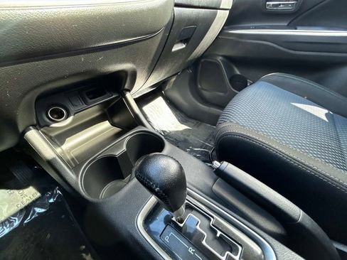 Used 2016 Mitsubishi Outlander AWD image 34
