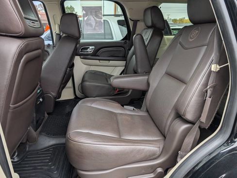 Used 2014 Cadillac Escalade Platinum image 13