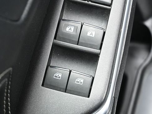 Used 2016 Toyota Camry XLE image 14