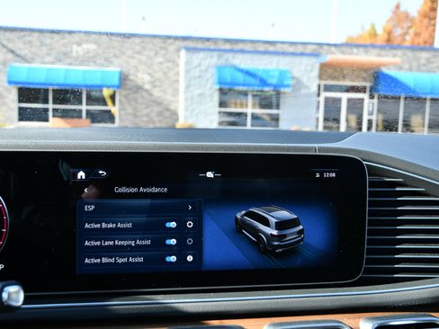 Used 2025 Mercedes-Benz GLS 450 4MATIC image 33