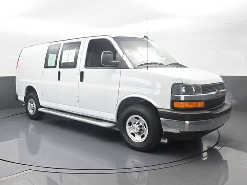Used 2024 Chevrolet Express 2500 w/ Driver Convenience Package image 8
