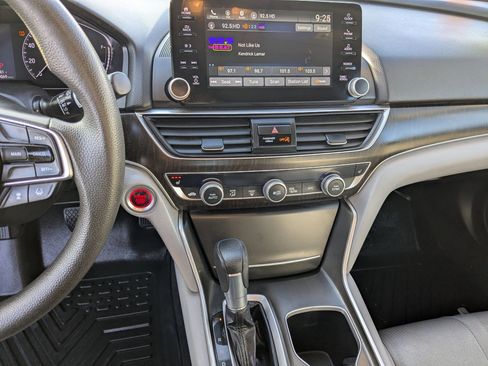 Used 2019 Honda Accord EX image 15