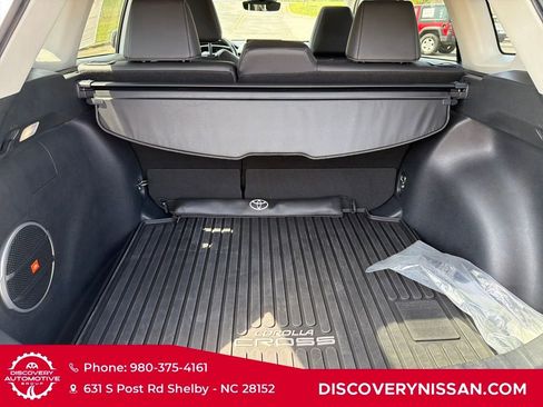 Used 2023 Toyota Corolla Cross XLE w/ Convenience Package FWD image 36