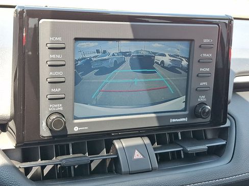 Used 2022 Toyota RAV4 XLE AWD/4WD image 16