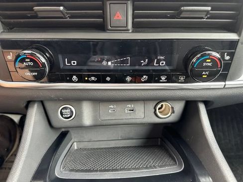 Used 2021 Nissan Rogue S AWD/4WD image 24