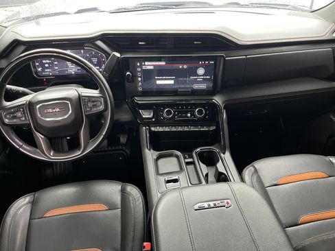 Used 2024 GMC Sierra 2500 AT4 w/ AT4 Preferred Package AWD/4WD image 5