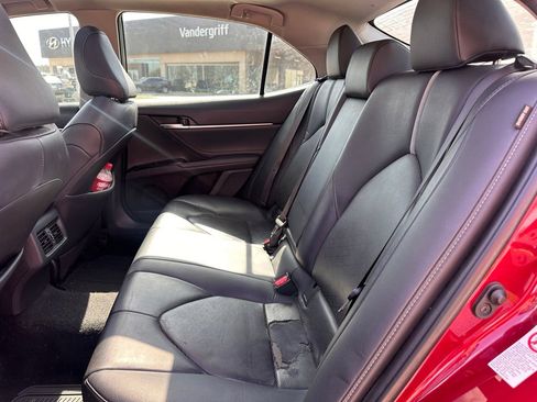 Used 2018 Toyota Camry XSE image 15