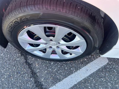 Certified 2022 Toyota Corolla LE image 22