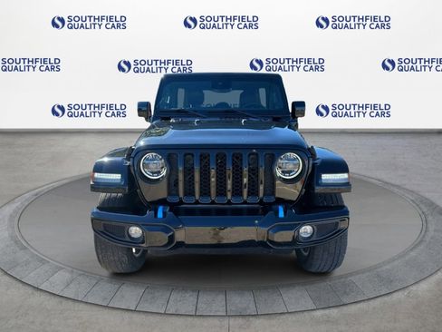 Used 2022 Jeep Wrangler Unlimited Sahara AWD/4WD image 9