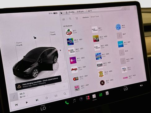 Used 2024 Tesla Model Y Long Range AWD/4WD image 19