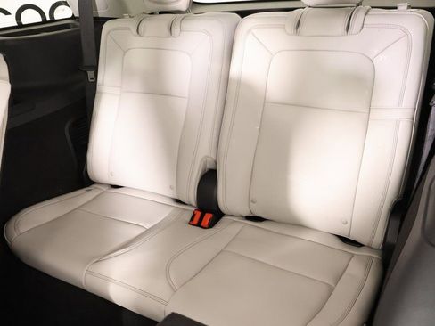 New 2026 Lincoln Aviator Reserve image 13