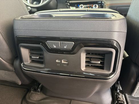 Used 2024 GMC Sierra 1500 AT4 w/ Technology Package AWD/4WD image 19