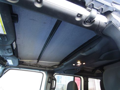 Used 2022 Jeep Wrangler Unlimited Sahara w/ Cold Weather Group image 10