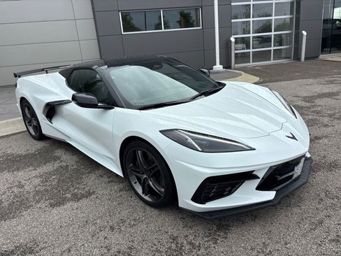 Used 2025 Chevrolet Corvette Stingray Preferred Conv w/ Z51 Performance Package RWD image 3