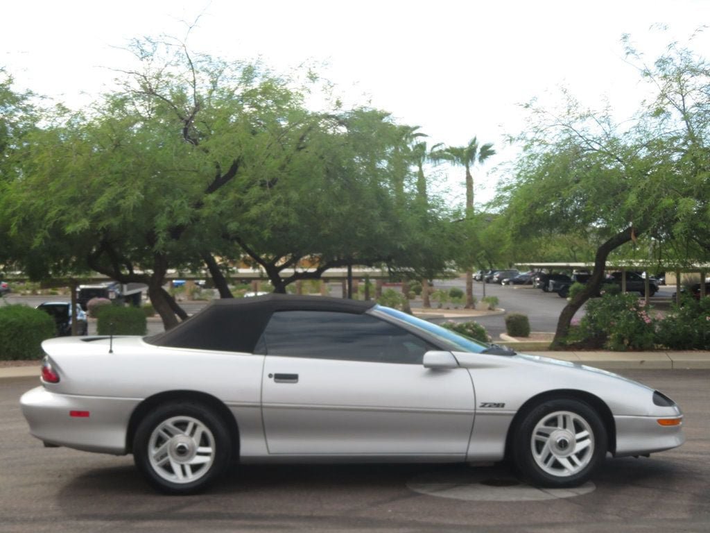 Used 1995 Chevrolet Camaro Z28 RWD image 4
