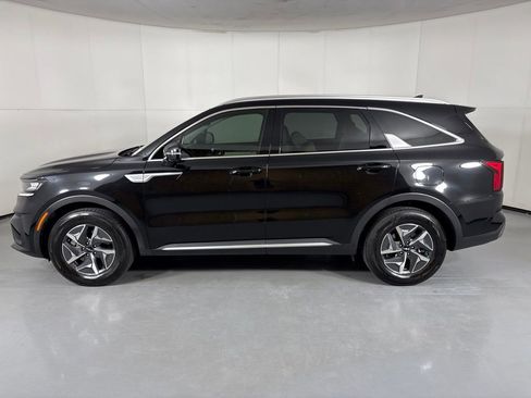 Used 2022 Kia Sorento S FWD image 4