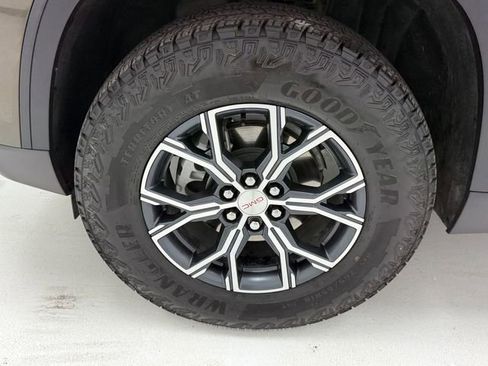 Used 2024 GMC Acadia AT4 AWD/4WD image 7