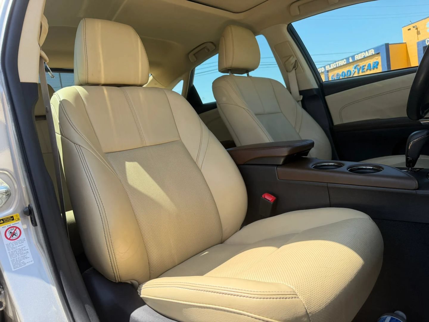 Used 2013 Toyota Avalon Limited w/ Technology Pkg FWD image 17