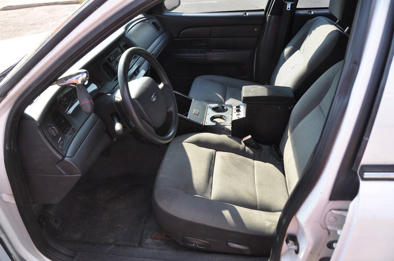 Used 2006 Ford Crown Victoria Police Interceptor RWD image 17