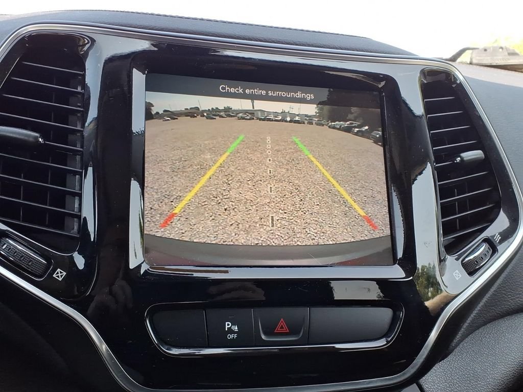 Used 2020 Jeep Cherokee Limited AWD/4WD image 4
