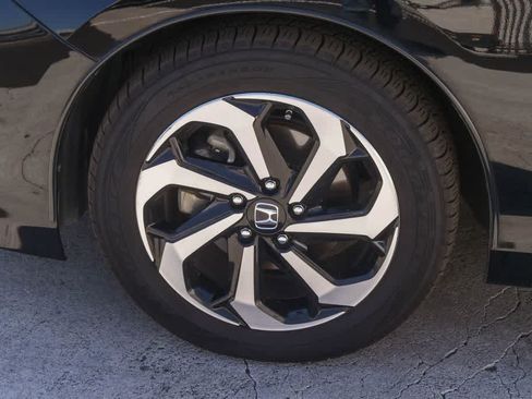 Used 2017 Honda Accord EX-L image 5