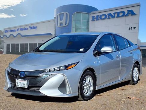 Used 2019 Toyota Prius Prime Plus image 1