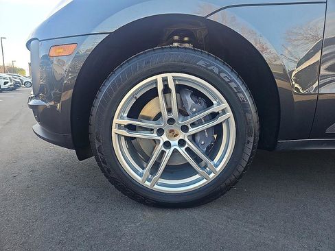 Used 2021 Porsche Macan image 9