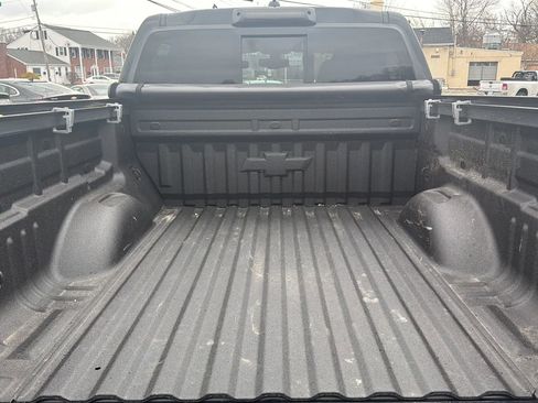 Used 2022 Chevrolet Colorado Z71 w/ Z71 Midnight Edition image 10