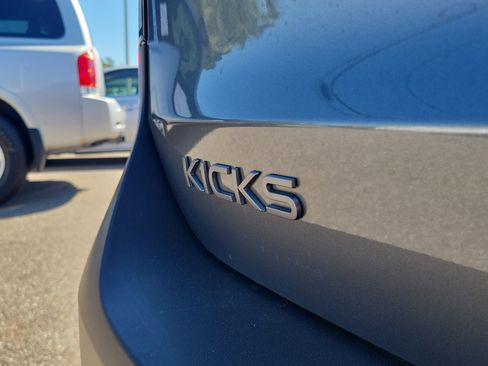 Certified 2025 Nissan Kicks SV image 8