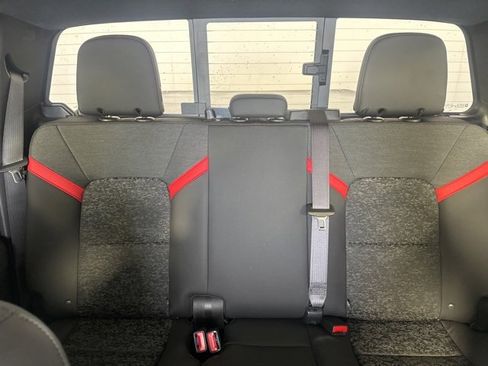 Used 2024 Chevrolet Colorado Z71 w/ Z71 Convenience Package 2 image 18