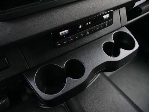 Used 2024 Mercedes-Benz Sprinter 2500 image 18