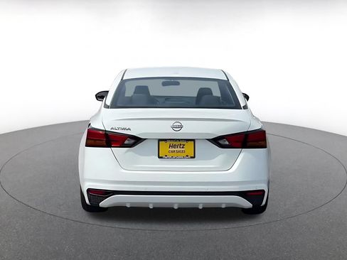 Used 2025 Nissan Altima 2.5 SV FWD image 12