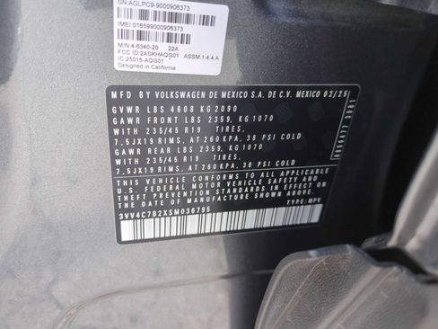 Used 2025 Volkswagen Taos SEL AWD/4WD image 34