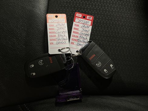 Used 2024 Jeep Compass Trailhawk w/ Trailhawk Convenience Group image 27