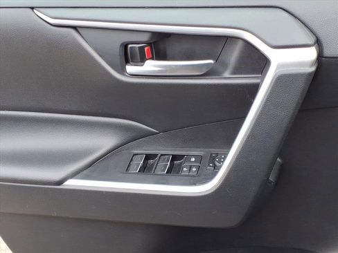 Used 2024 Toyota RAV4 XLE image 17