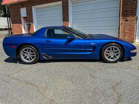 Used 2002 Chevrolet Corvette Z06 w/ Memory Pkg RWD image 30