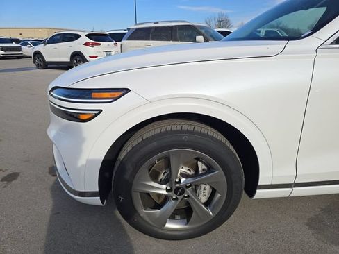 New 2026 Genesis GV70 2.5T Select AWD/4WD image 10