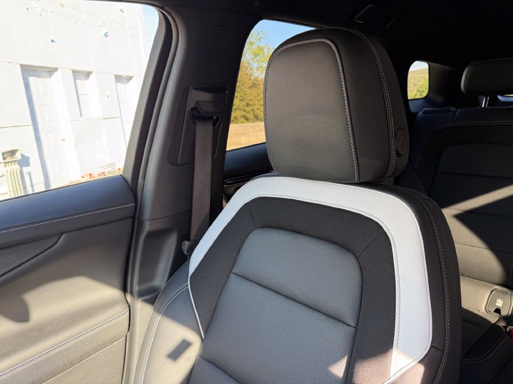 Used 2024 Chevrolet Blazer EV LT AWD/4WD image 19