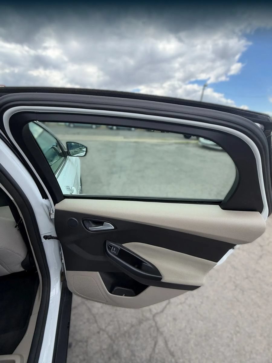 Used 2018 Ford Focus Electric Hatchback FWD image 22